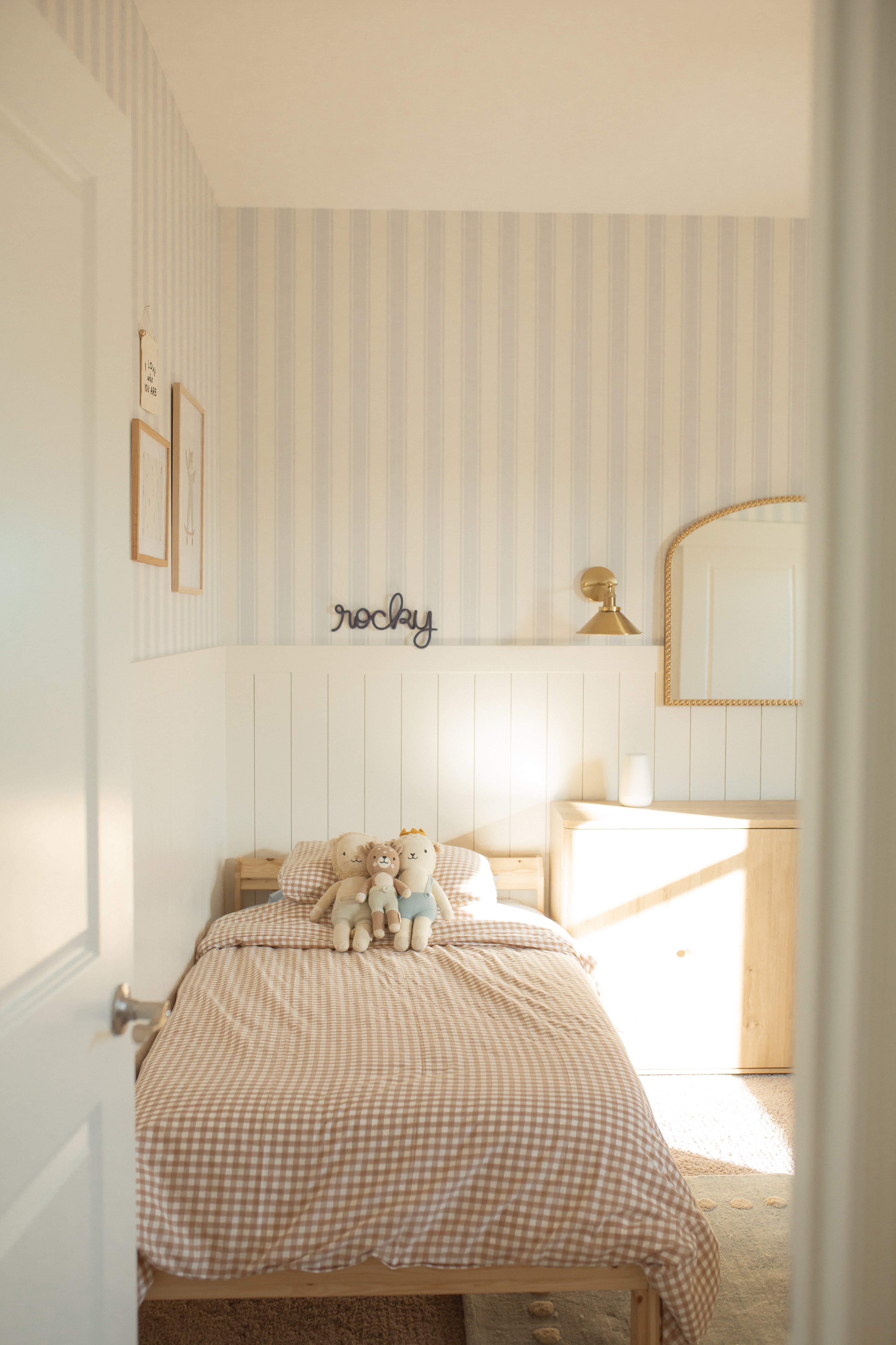 Coastal Grandma Stripe Wallpaper