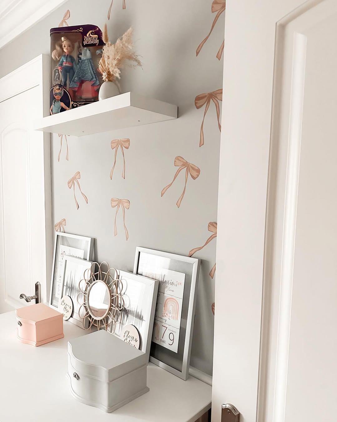 Bow Wall Stickers (Peel and Stick Decals)