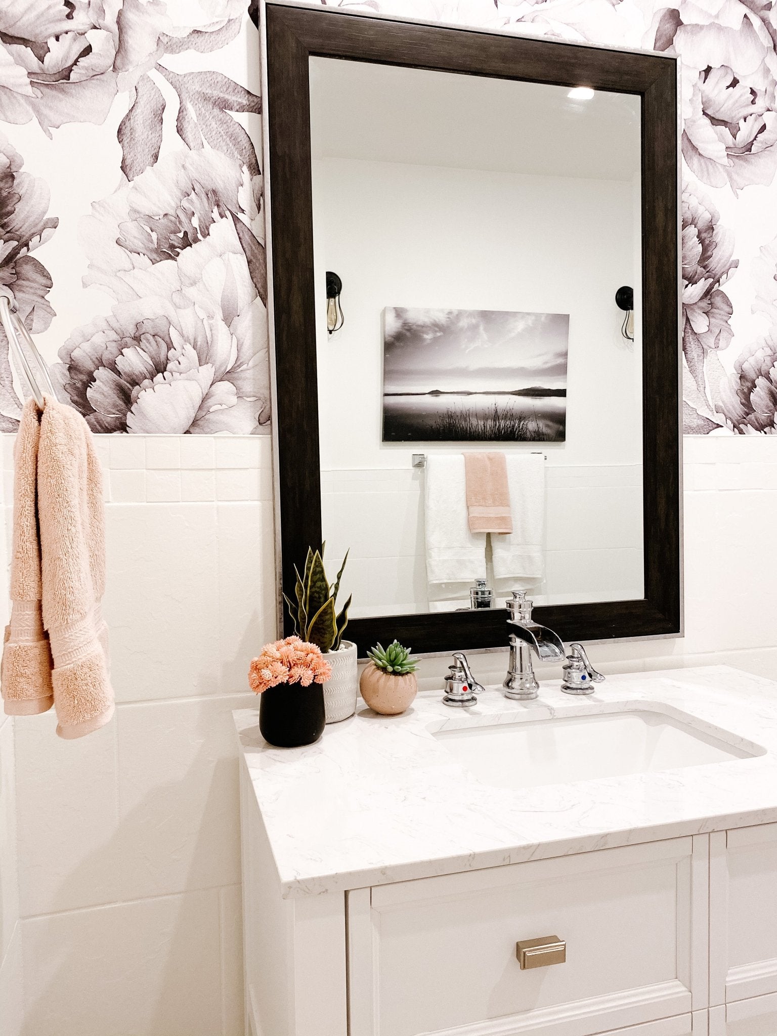 peel and stick wallpaper in bathroom