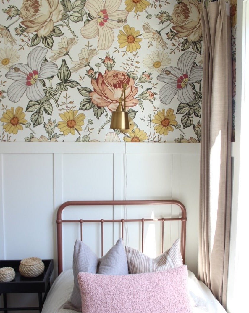Peel and stick wallpaper. Removable Wallpaper. nursery wall decor. Nursery wallpaper. wallpaper. Madelyn Wallpaper Floral