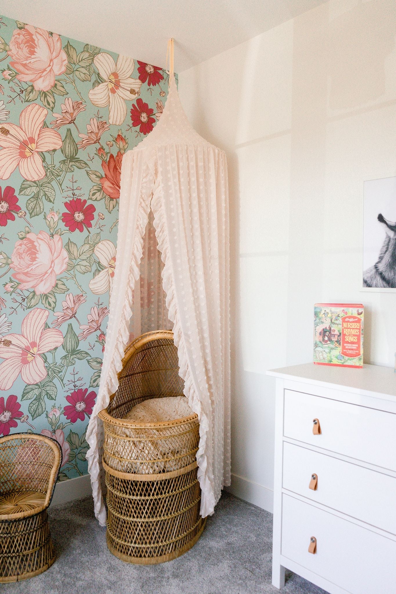 peel and stick wallpaper floral