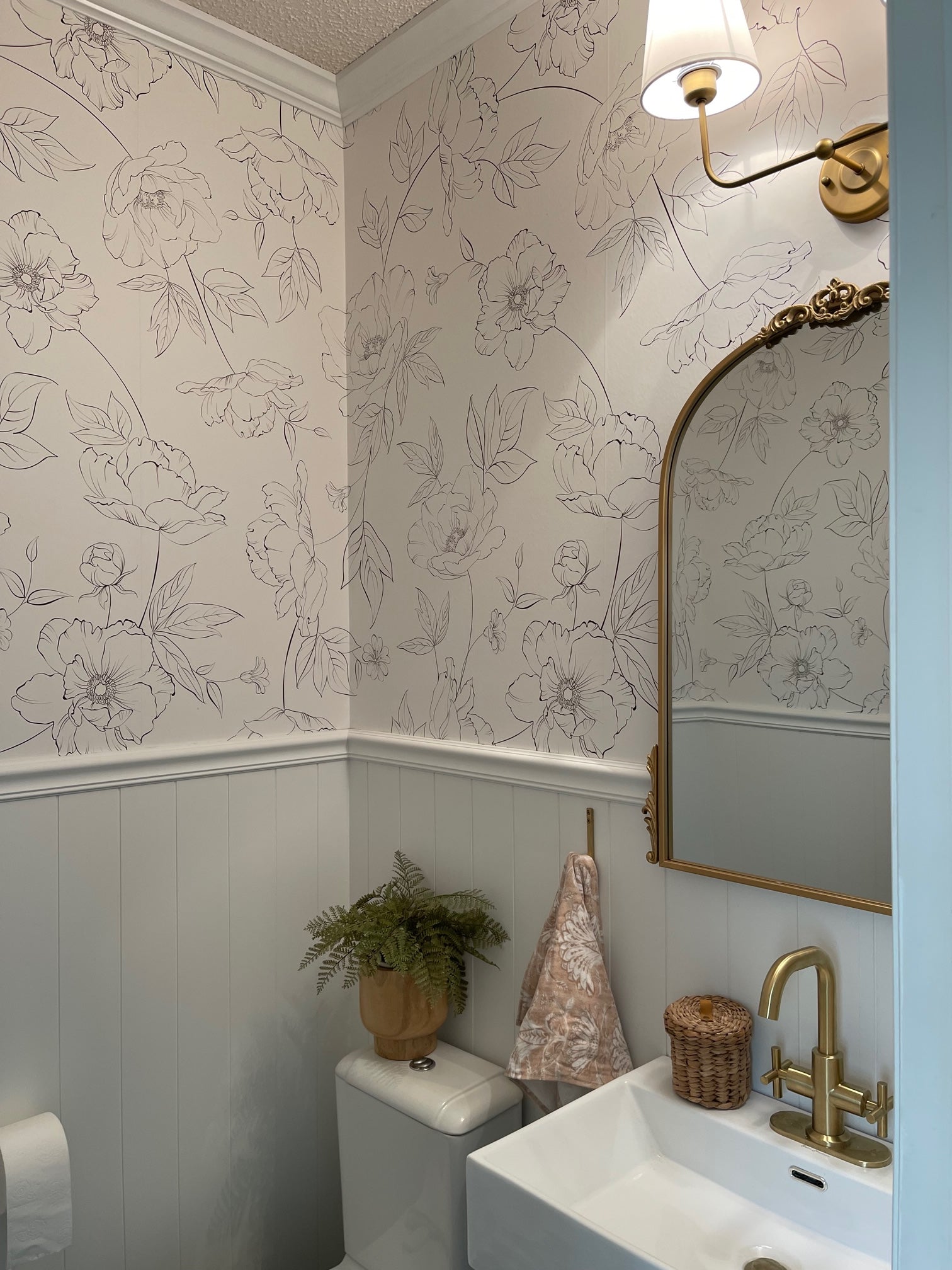 floral removable wallpaper, floral wallpaper, removable wallpaper for bathrooms, wallpaper for renters