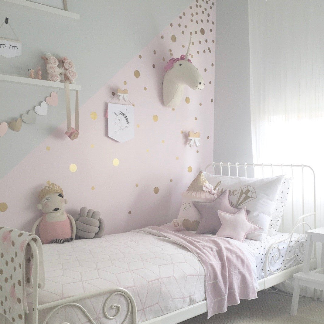 6 Ideas for Gold Dot Decals In Your Home