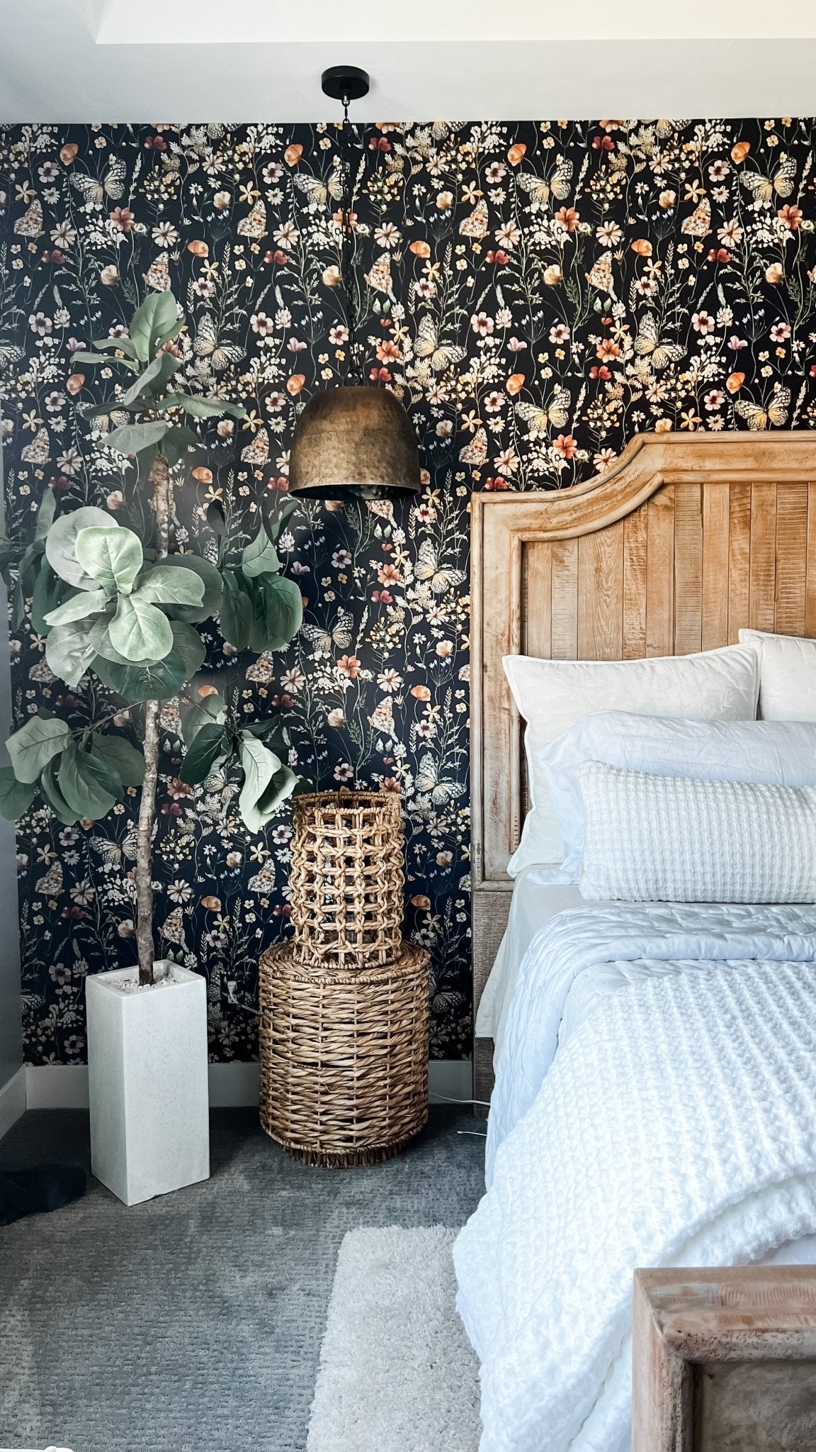How to Minimize Seams on Dark Wallpaper