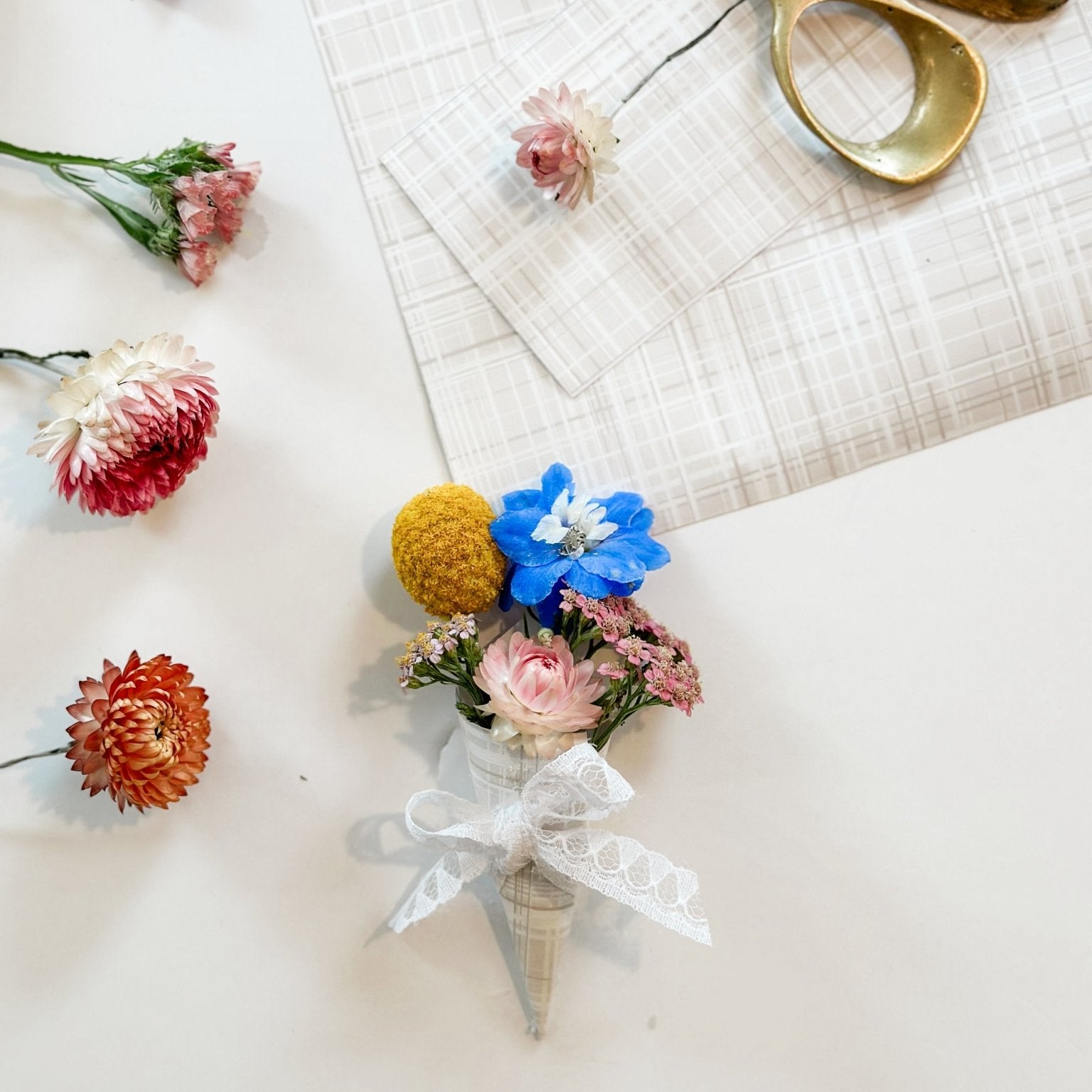 Easy DIY Floral Bouquets Craft Using Leftover Wallpaper