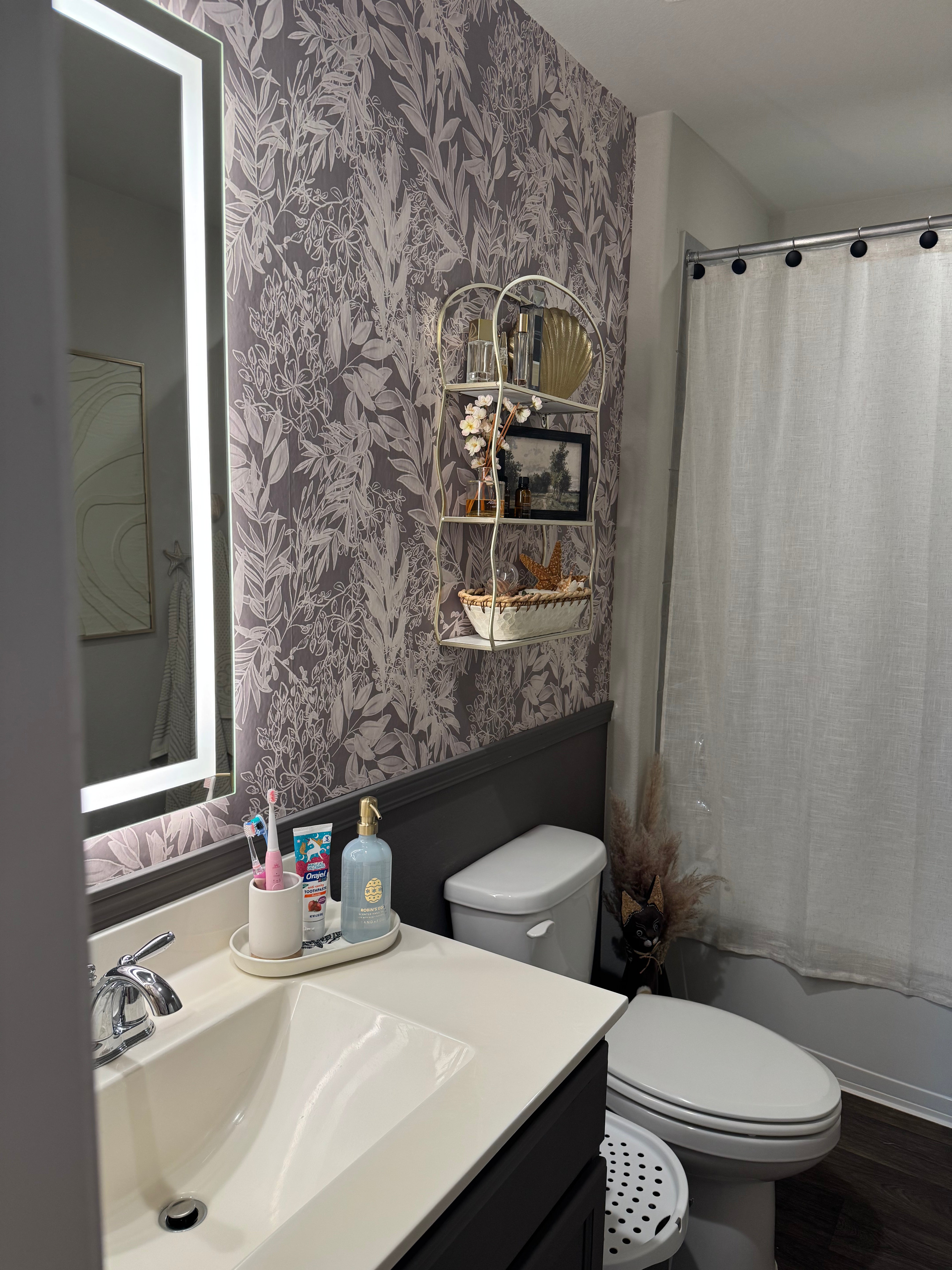 Neutral Cream Leaves Peel and Stick Wallpaper (Self-Adhesive)