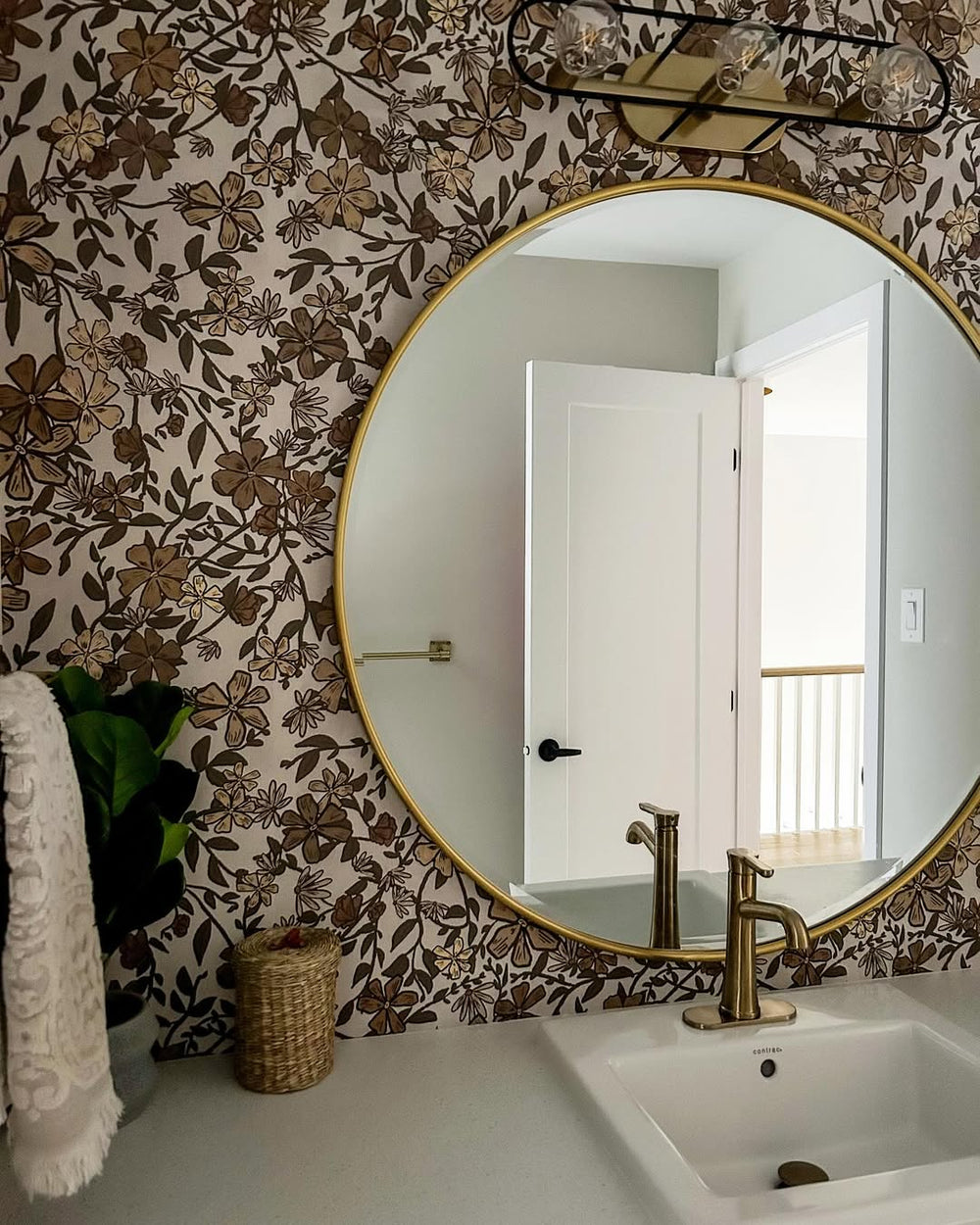 Subtle Floral Peel and Stick Wallpaper (Self-Adhesive)