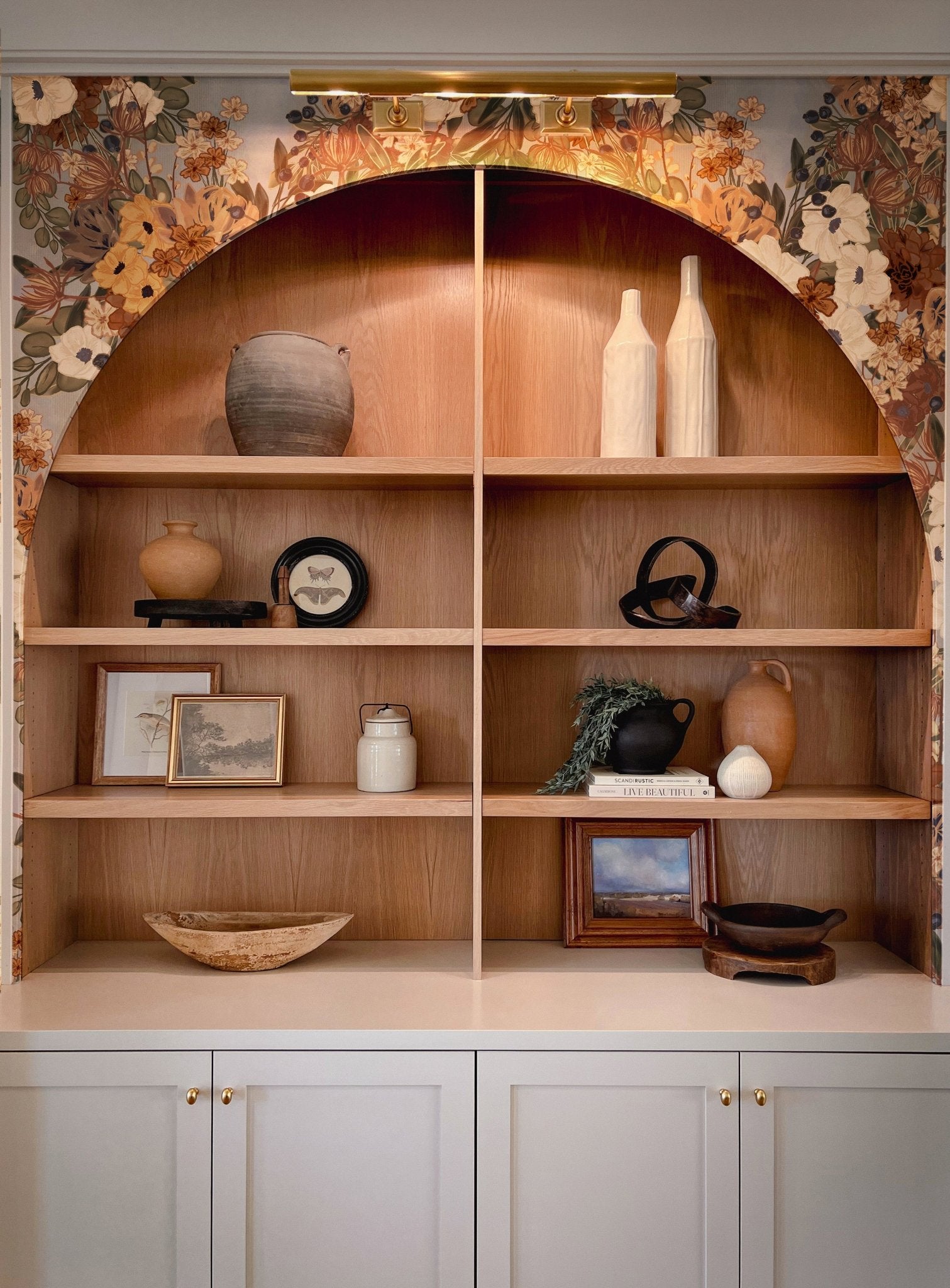 wallpaper in bookshelf